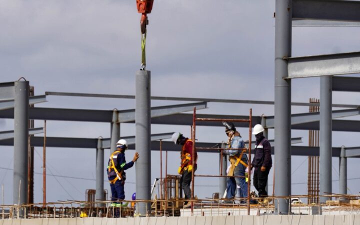 Producción industrial hila cuatro caídas con baja de 1.4% en noviembre