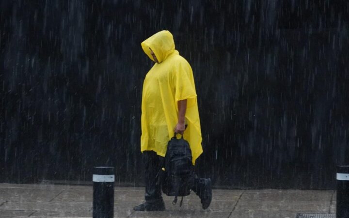 ¡No guardes el paraguas! Monzón provocará lluvias en gran parte del país ¡No guardes el paraguas! Monzón provocará lluvias en gran parte del país