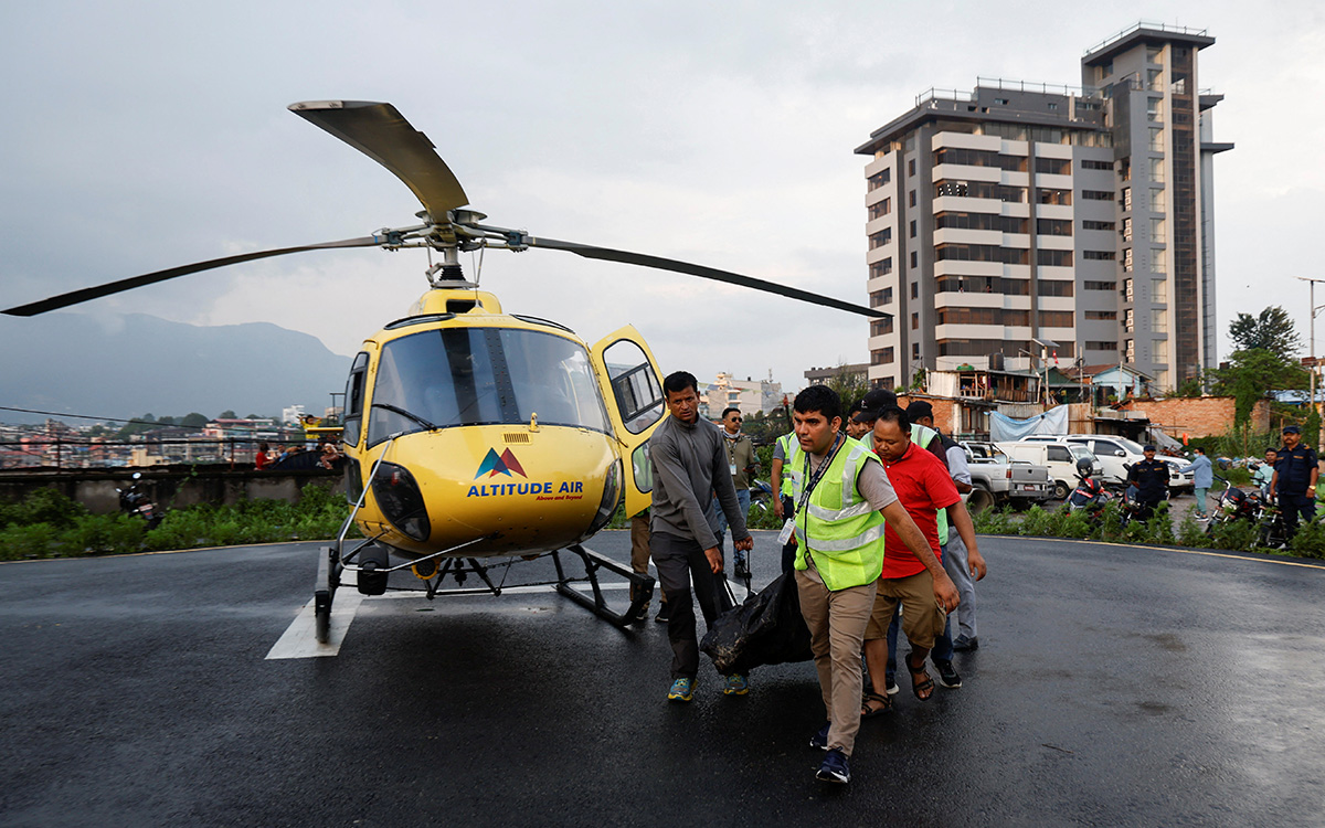 Nepal suspends tourist flights after crash that killed Mexicans