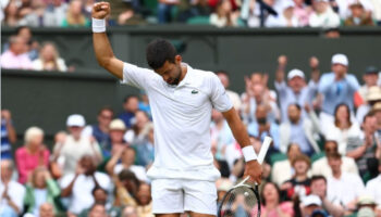 Wimbledon 2023: Resuelve Djokovic un problema llamado Rublev y avanza a Semifinales | Video