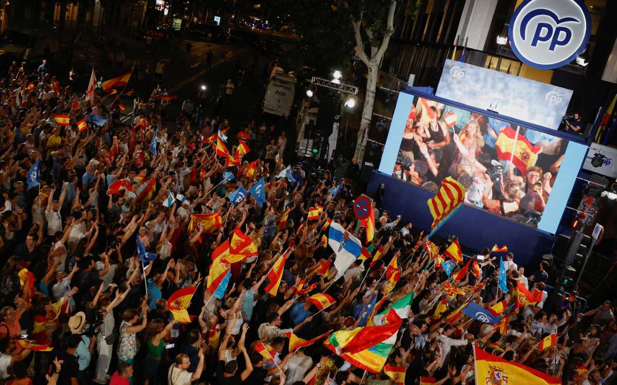 Spain: Right wins seats but falls short of absolute majority