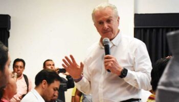 Morenista denuncia a Creel por presunto desvío de recursos