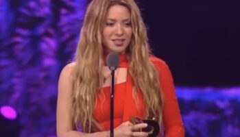Shakira arrasa en los Premios Juventud 2023; se lleva 8 estatuillas