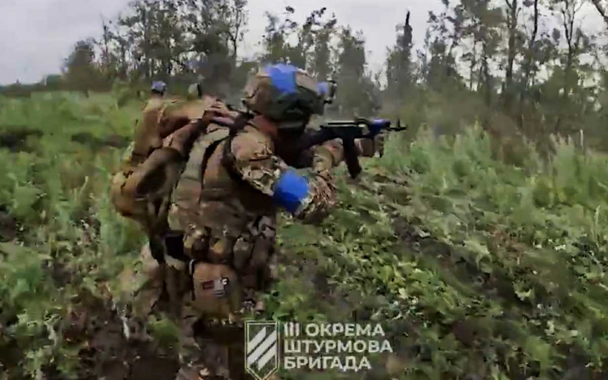 Military video shows Ukrainians storming Russian trenches