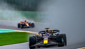 F1: Verstappen se lleva el sprint del GP de Bélgica; Checo Pérez choca con Hamilton