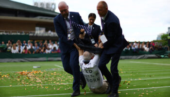 Manifestantes interrumpen partidos en Wimbledon