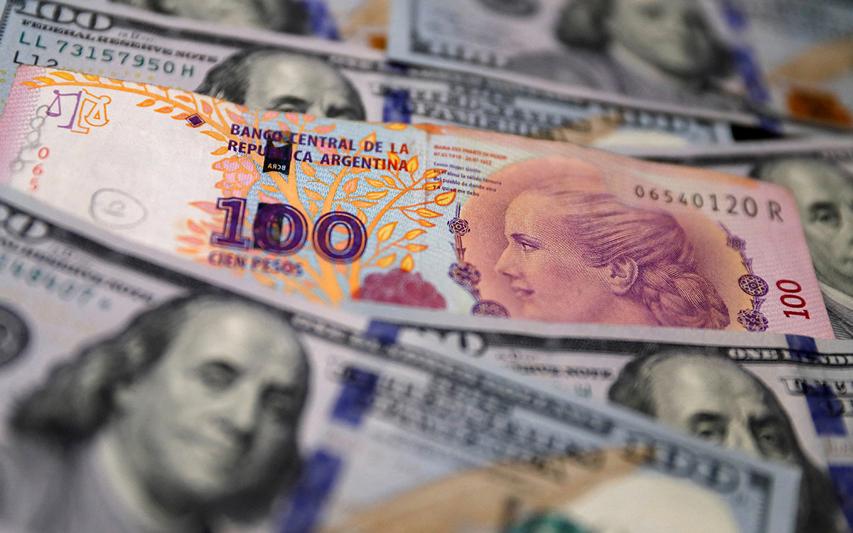 Efecto Milei: Peso argentino cae a 705 por dólar Efecto Milei: Peso argentino cae a 705 por dólar