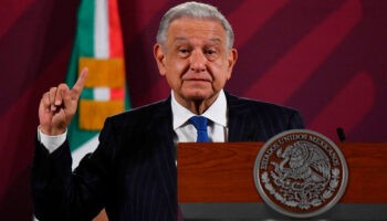 Periodista narró que AMLO felicitaba a periódico, mientras reporteros pedían datos sobre Lagos de Moreno