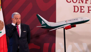 Las 5 indispensables de este 10 de agosto: AMLO se convierte en piloto