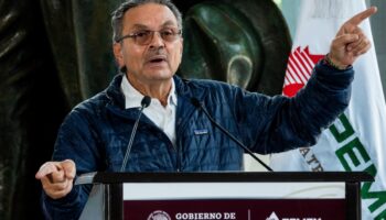 Octavio Romero no buscará gubernatura de Tabasco: AMLO