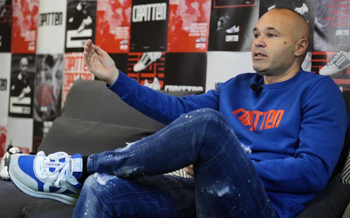 Iniesta apoya a las jugadoras españolas y critica conducta 'inaceptable' de Rubiales Iniesta apoya a las jugadoras españolas y critica conducta 'inaceptable' de Rubiales