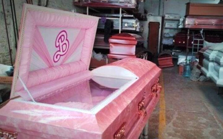 ¡Goodbye Barbie! Crean en Irapuato el Barbie ataúd ¡Goodbye Barbie! Crean en Irapuato el Barbie ataúd