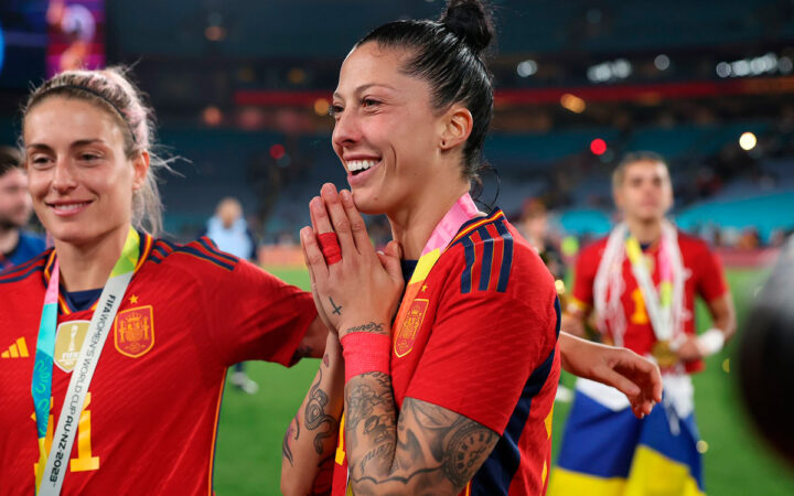 Jenni Hermoso desmiente a Rubiales: "En ningún momento consentí el beso" Jenni Hermoso desmiente a Rubiales: "En ningún momento consentí el beso"