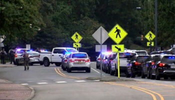 VIDEO | Estudiantes escapan por ventana de Universidad en EU durante tiroteo
