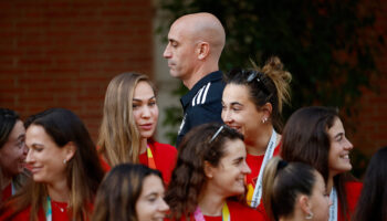 FIFA abre procedimiento disciplinario contra Luis Rubiales por beso a Jenni Hermoso