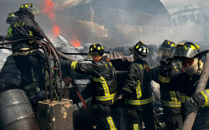 ¿Cuánto gana un bombero al mes y cuántas horas trabajan? ¿Cuánto gana un bombero al mes y cuántas horas trabajan?