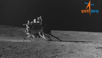India publica primeras fotos del polo sur de la Luna