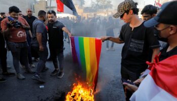 Irak aprueba ley para criminalizar la homosexualidad con penas de hasta 15 años de cárcel