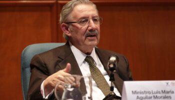 AMLO acusa a ministro de SCJN de 'retrógrado' por frenar libros de SEP en Chihuahua y Coahuila