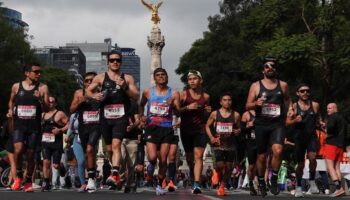 Boliviano Héctor Garibay gana Maratón de la CDMX, con nuevo récord