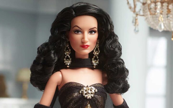Barbie rinde tributo a María Félix