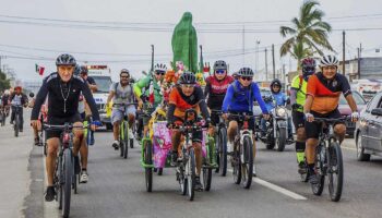 Peregrino guadalupano con discapacidad en una pierna recorrió México en bicicleta en 100 días