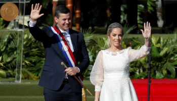 Santiago Peña toma protesta como presidente de Paraguay