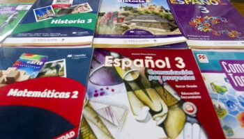 Concede amparo para frenar distribución de libros de texto; SEP combatirá sentencia