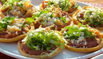 ¿Cuántas calorías tienen 3 sopes? Esto dice el IMSS