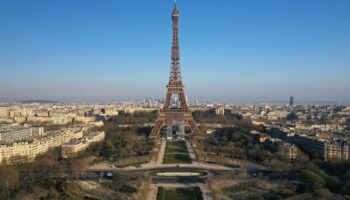Cierra Torre Eiffel por huelga, a 5 meses de los Juegos Olímpicos