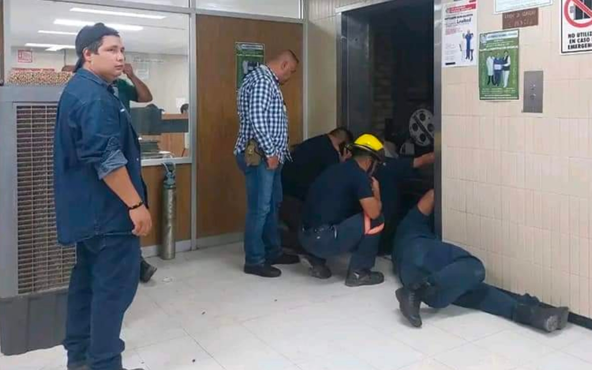 Ahora falla elevador del IMSS en Monclova y quedan atrapadas 7 personas Ahora falla elevador del IMSS en Monclova y quedan atrapadas 7 personas