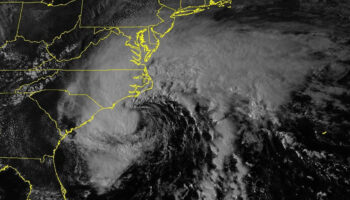Tormenta tropical Ophelia azota Atlántico Medio de EU con feroces vientos