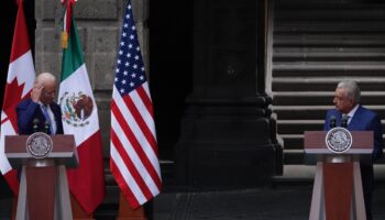 AMLO hablará con Biden de migración y economía