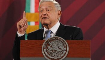 Ni aunque se retoquen con Photoshop los van a elegir: AMLO a candidatos