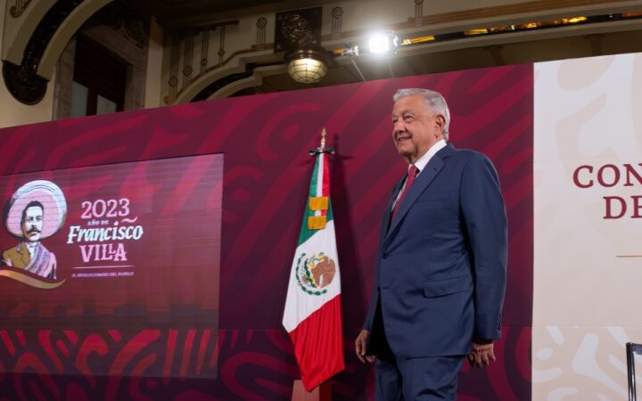 INE ordena a AMLO mostrar advertencia en mañanera sobre expresiones electorales INE ordena a AMLO mostrar advertencia en mañanera sobre expresiones electorales