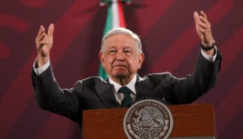 Hubo rebelión en FGR contra órdenes de aprehensión por Ayotzinapa: AMLO