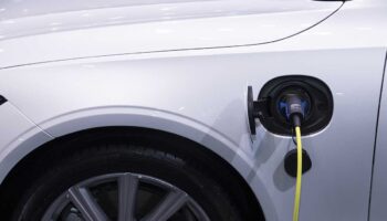 Ordenan a CFE publicar los puntos de carga para autos eléctricos