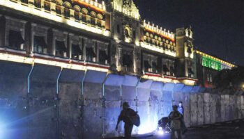 Aristegui en Vivo: Ayotzinapa, a nueve años; blindan Palacio Nacional; secuestran a 7 jóvenes en Zacatecas y más