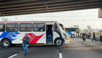 Bloquean autopista México-Pachuca; Transportistas exigen seguridad