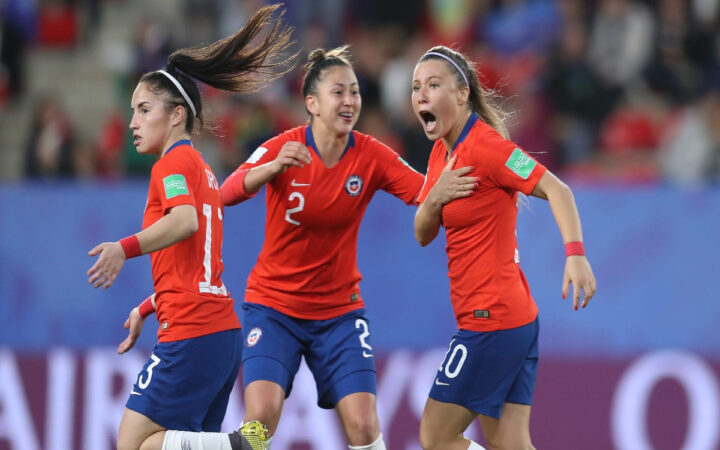 Imponen multas a 25 de 36 clubes chilenos por faltar a compromisos con el futbol femenino | Tuit