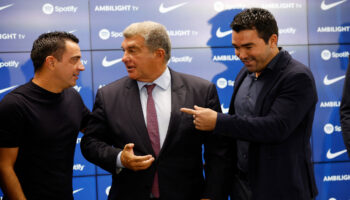 Deco, nuevo director deportivo del Barsa, anuncia la renovación de Xavi | Video