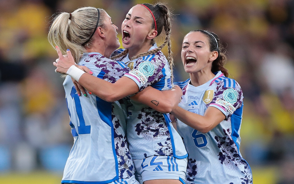 Brillan las campeonas del mundo en medio de la tormenta | Video