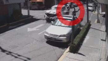 Fuertes imágenes | Camioneta atropella a motociclistas en Ecatepec