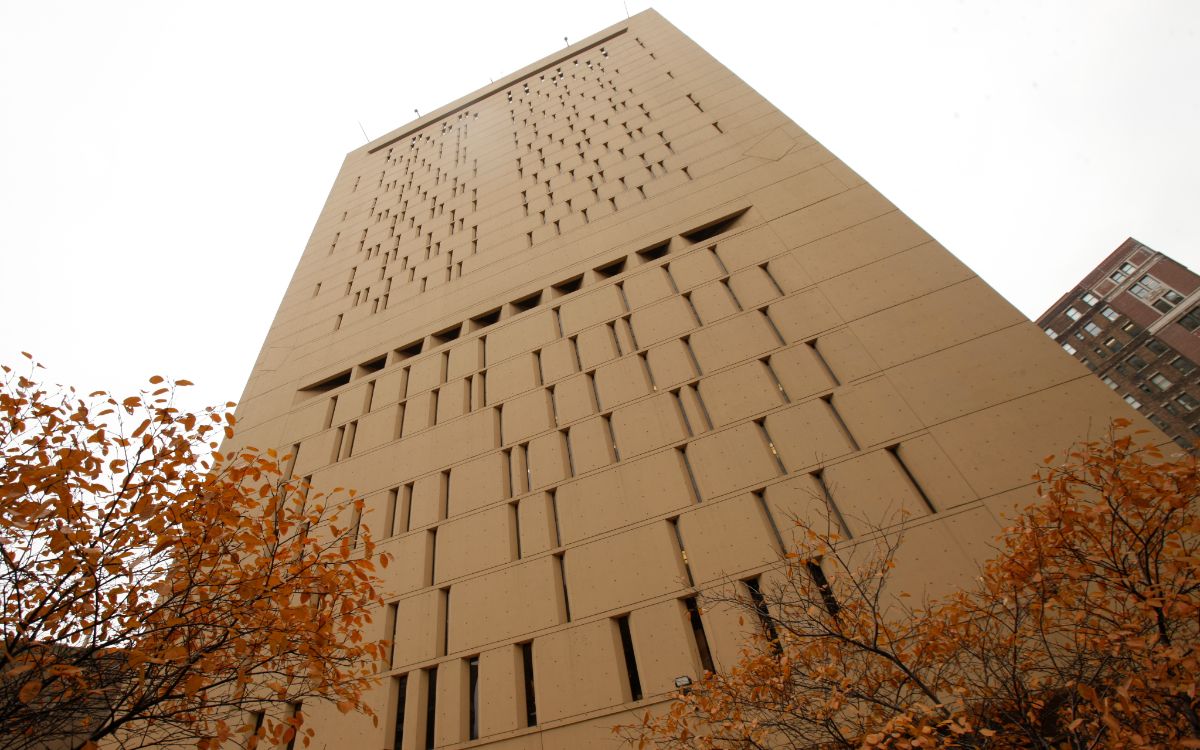 Ovidio Guzmán: Esta es la prisión rascacielos donde está recluido el hijo de ‘El Chapo’ Ovidio Guzmán: Esta es la prisión rascacielos donde está recluido el hijo de ‘El Chapo’