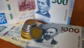 Peso mexicano podría seguir fortalecido en próximos meses: analistas