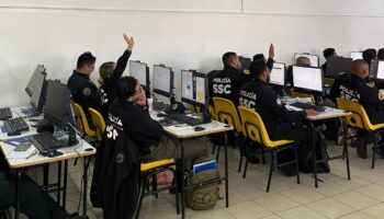 Capacitan a policías mexicanos en inteligencia para combatir tráfico de migrantes