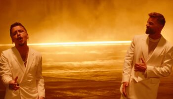 Video | Ricky Martin y Nodal lanzan nueva versión de ‘Fuego de noche, nieve de día’; ¡escúchala aquí!