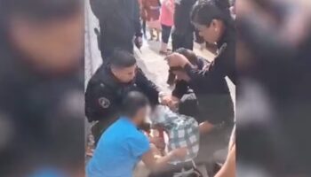 Video | Policías apoyan a mujer en labor de parto en plena banqueta en Iztapalapa