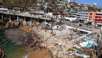 Por huracán Otis, localizan y rescatan a 305 extranjeros en Acapulco