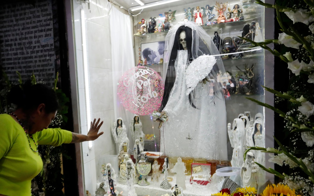 Celebran En Tepito A La Santa Muerte No Hace El Mal Nunca